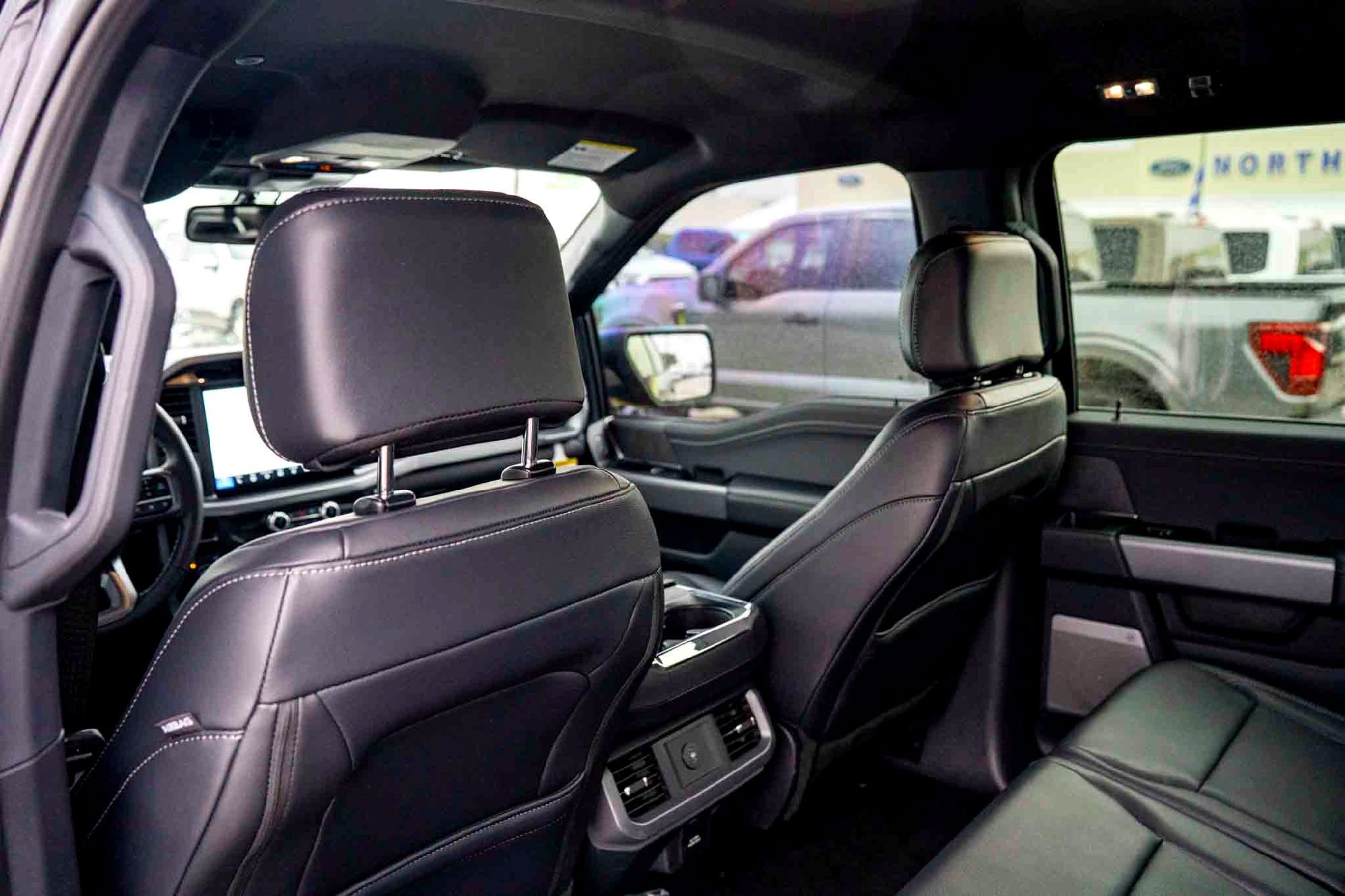 New 2025 Agate Black Metallic Ford XLT image 19