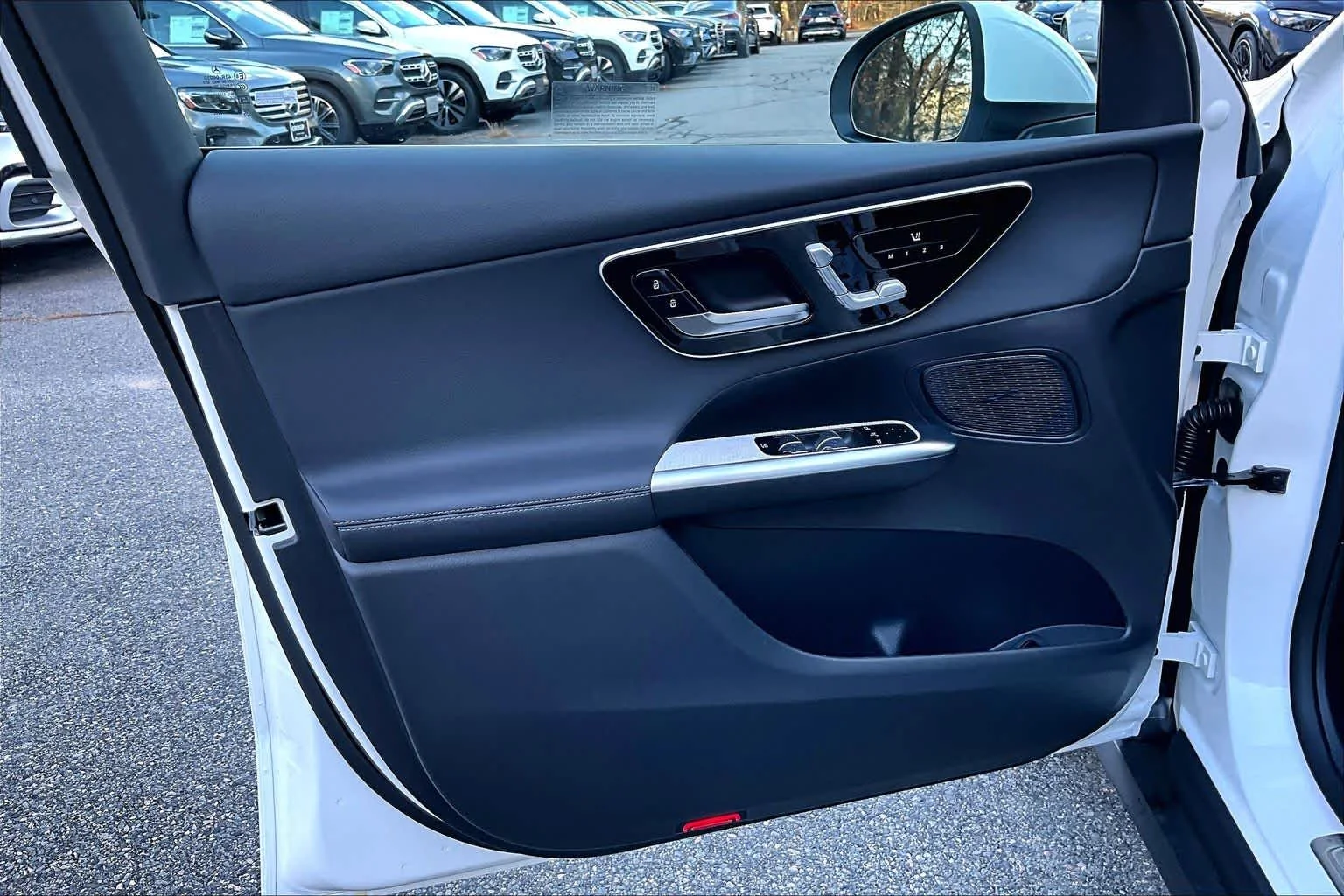 New 2026 Polar White Mercedes-Benz GLC 300 image 12