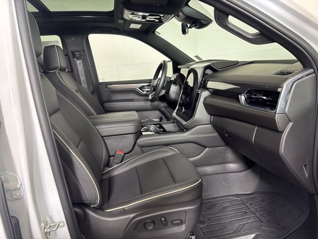 Used 2026 White GMC Elevation image 4