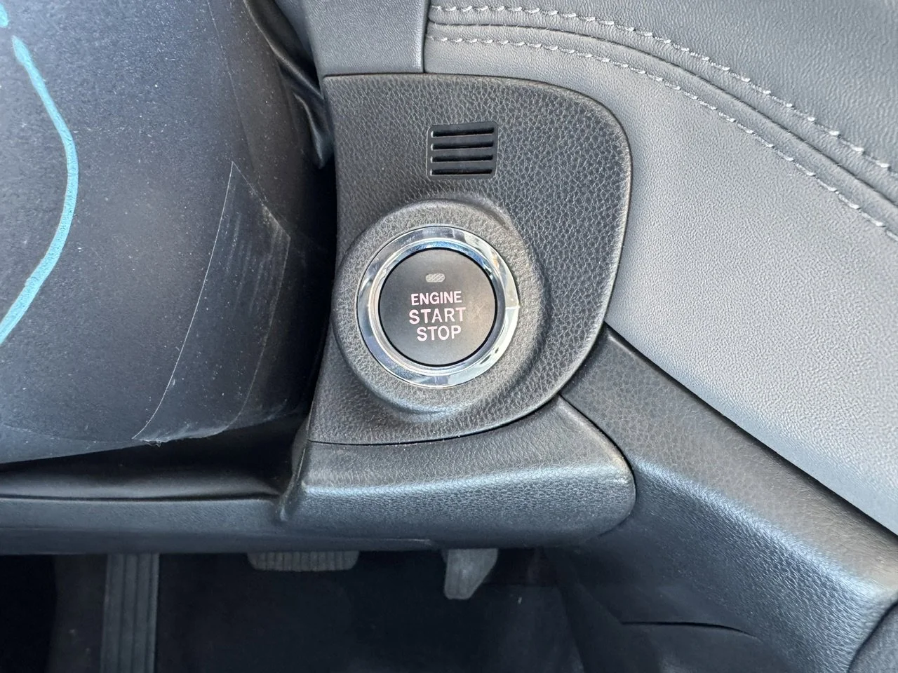 Certified Used 2025 Crystal White Pearl Subaru Onyx Edition image 25