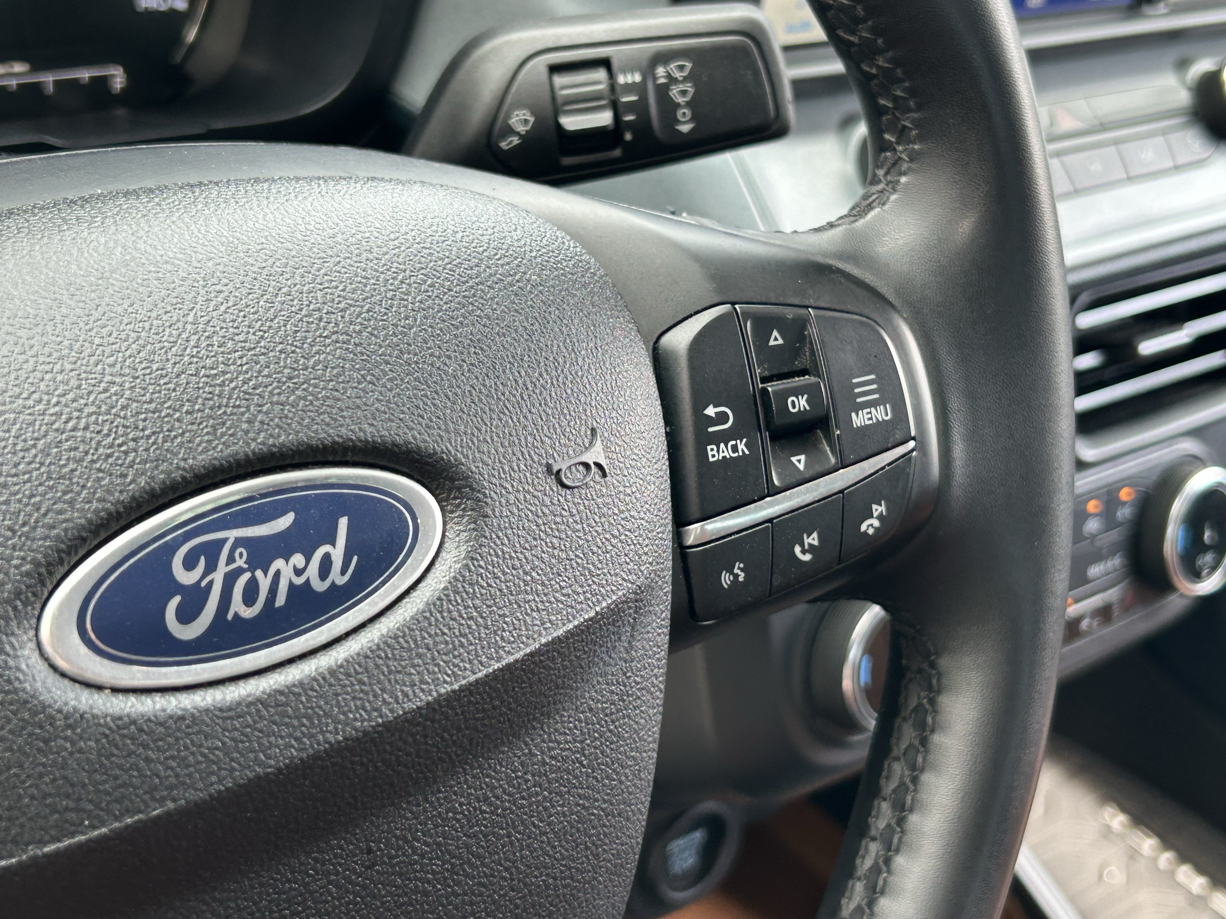 Used 2024 Oxford White Ford LARIAT image 29