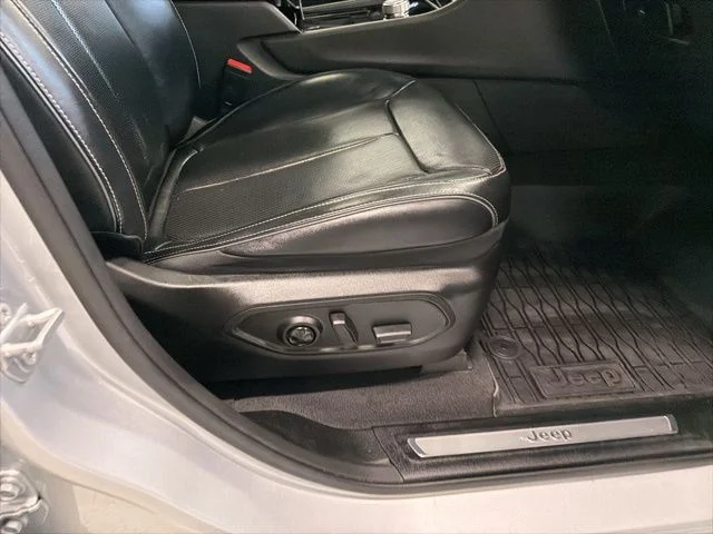 2022 Jeep Grand Cherokee Overland - Photo 17