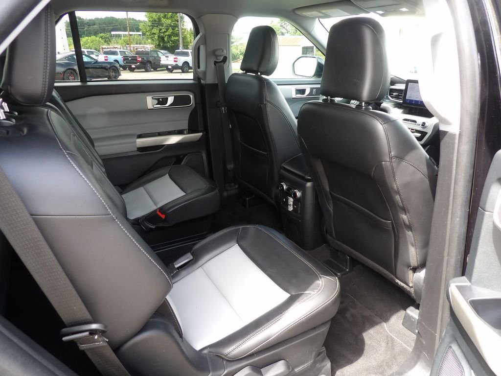 Used 2023 Black Metallic Ford XLT image 11