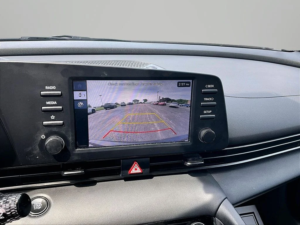 Used 2025 Black Hyundai SEL Sport image 19