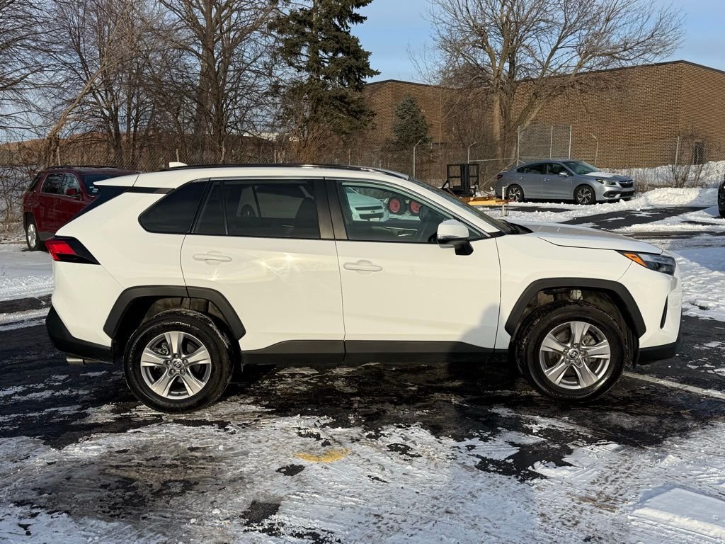 2023 Toyota RAV4 XLE - Photo 8