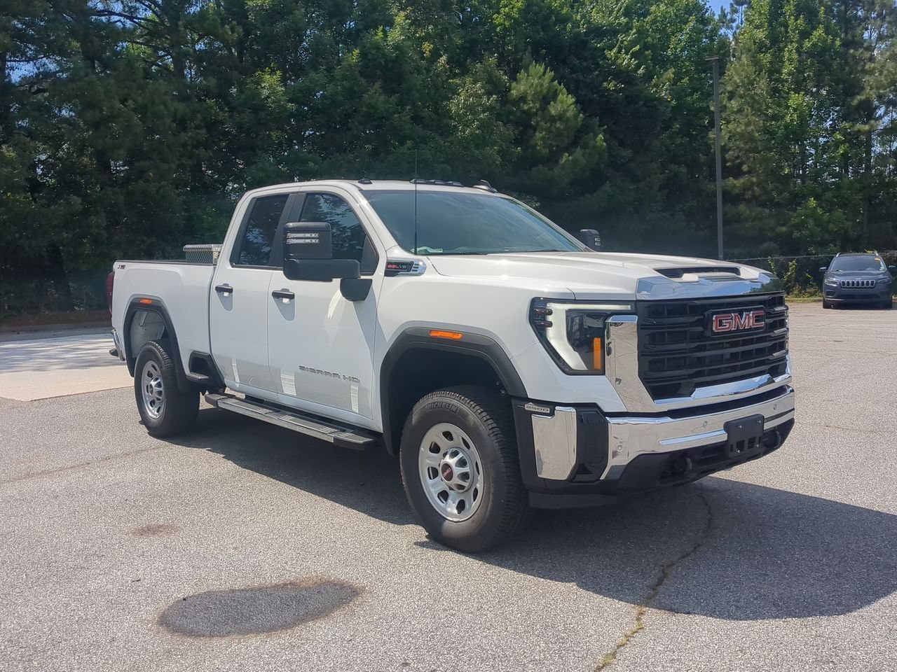 New 2026 Summit White GMC Pro image 2