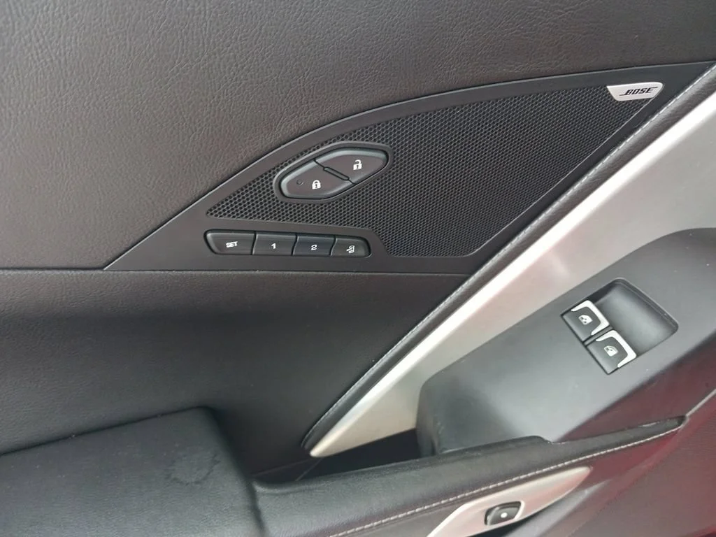 Used 2015 TORCH RED Chevrolet Z06 2LZ image 29