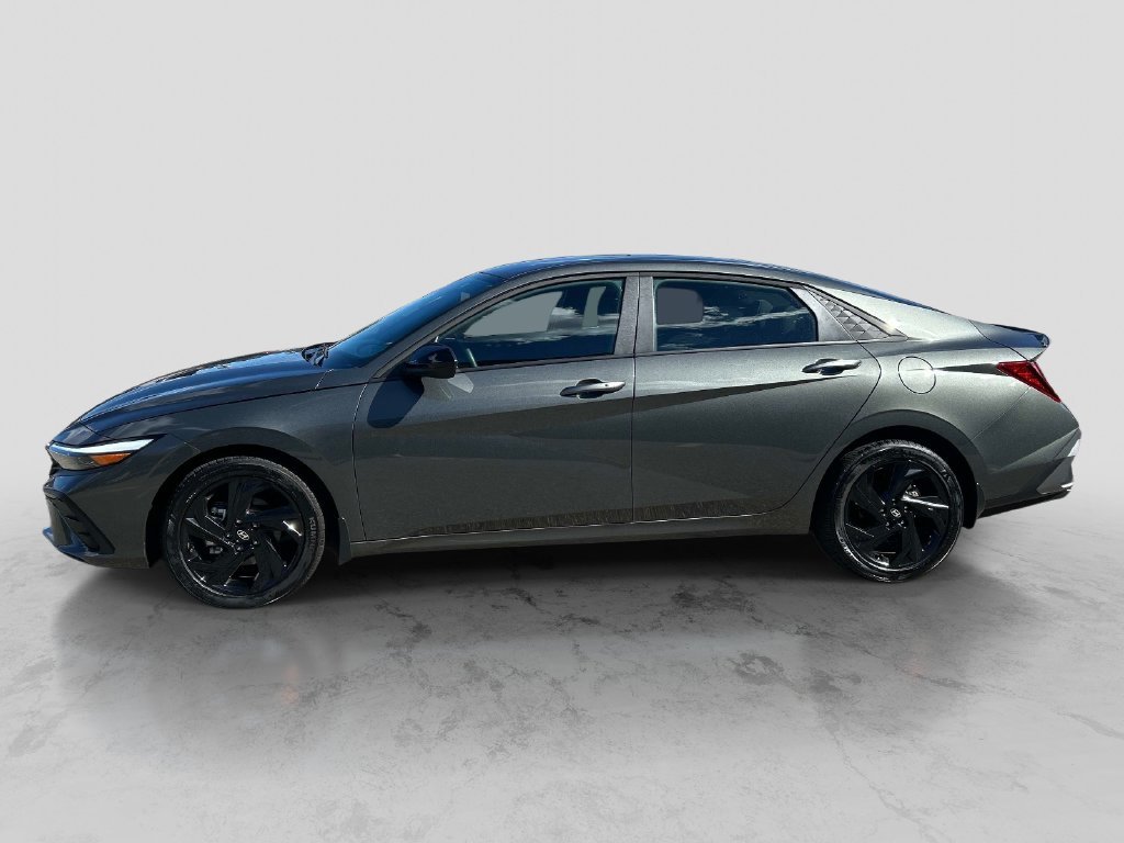 Used 2026 Gray Hyundai SEL Sport image 2