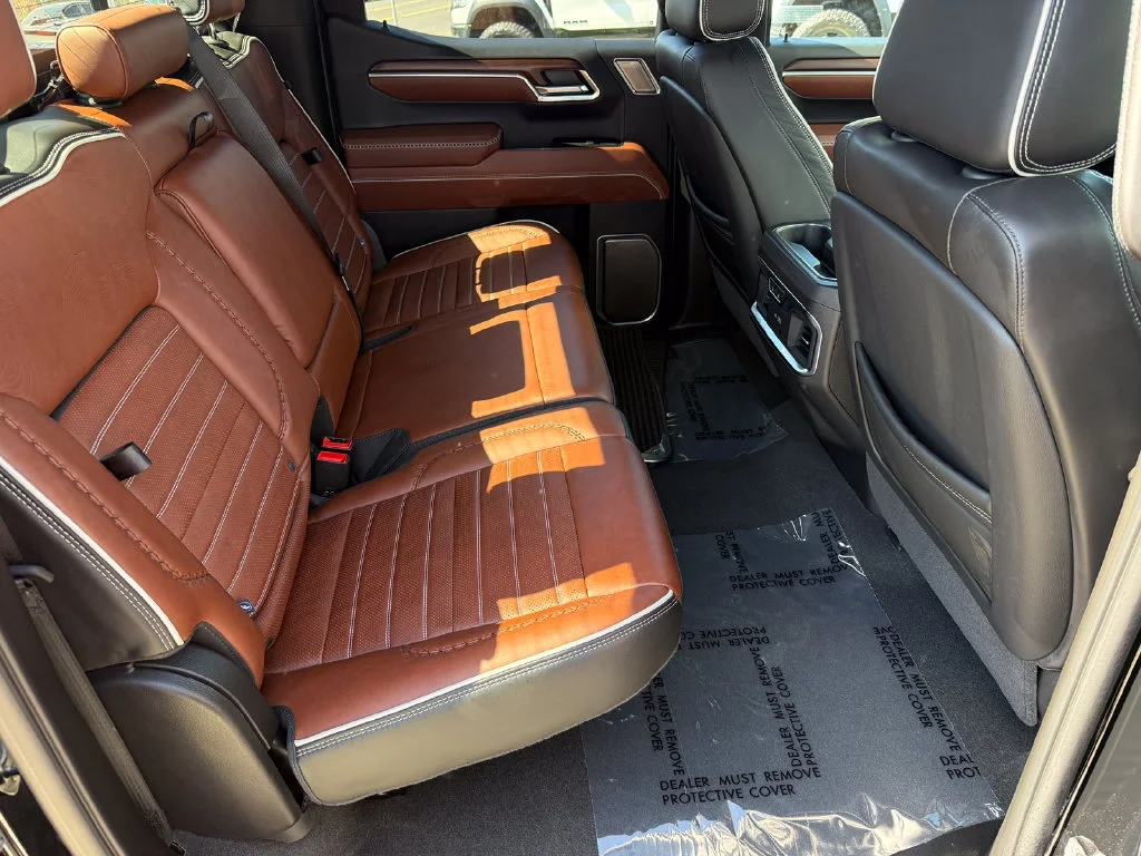 Used 2025 Onyx Black GMC Denali Ultimate image 17