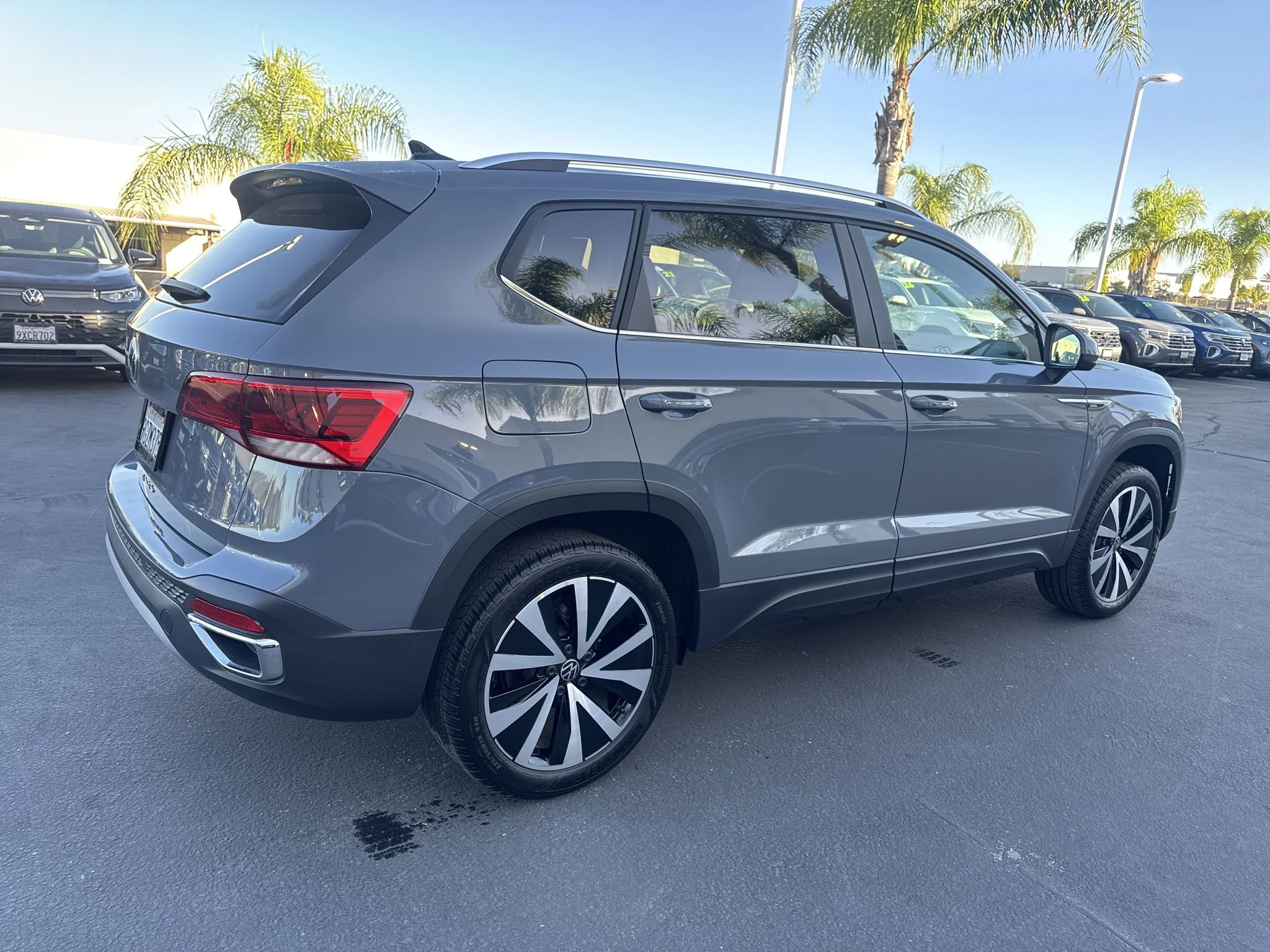 Used 2023 Pure Gray Volkswagen SE image 9