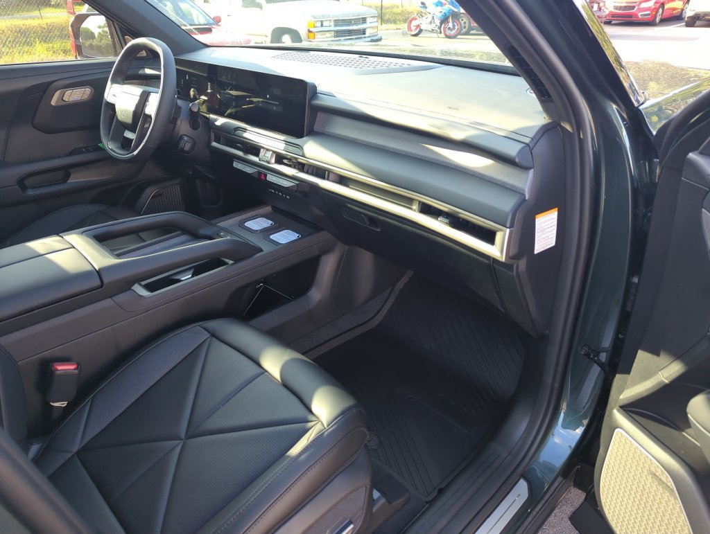 New 2027 Black Jade Green Kia SX image 38