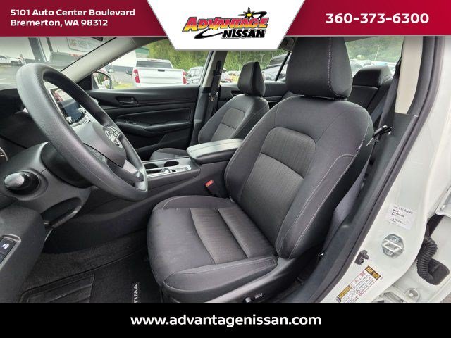 Used 2025 Glacier White Nissan S image 10
