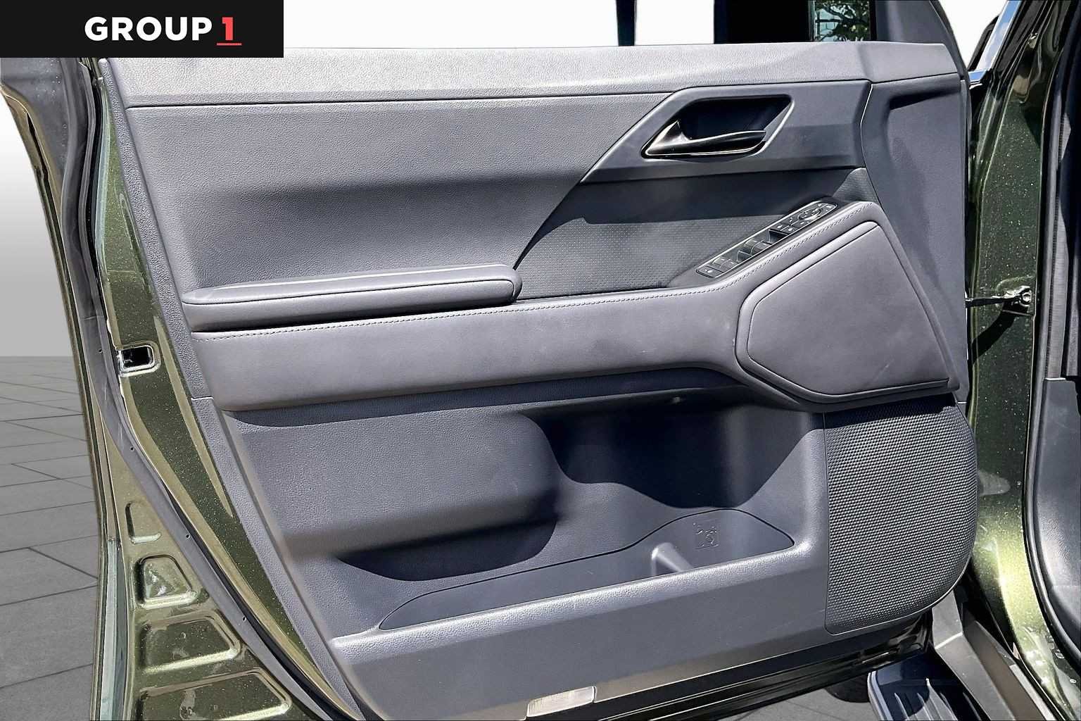Used 2025 Nori Green Pearl Lexus Premium image 19