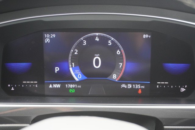 Used 2023 WHITE Volkswagen SE image 30