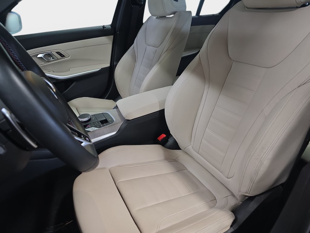 Certified Used 2025 Black Sapphire Metallic BMW M340i image 17