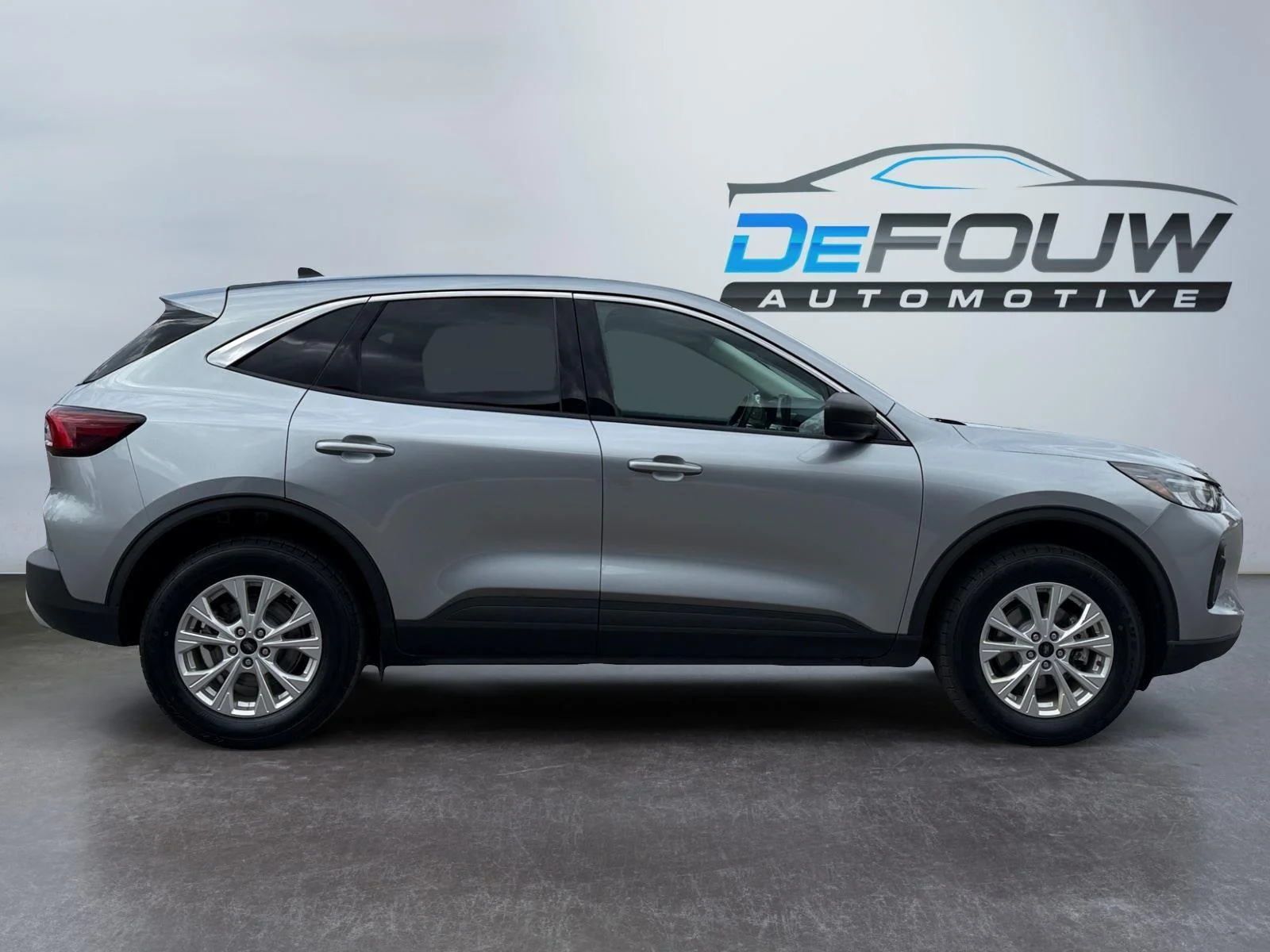 Used 2024 Iconic Silver Ford Active image 2