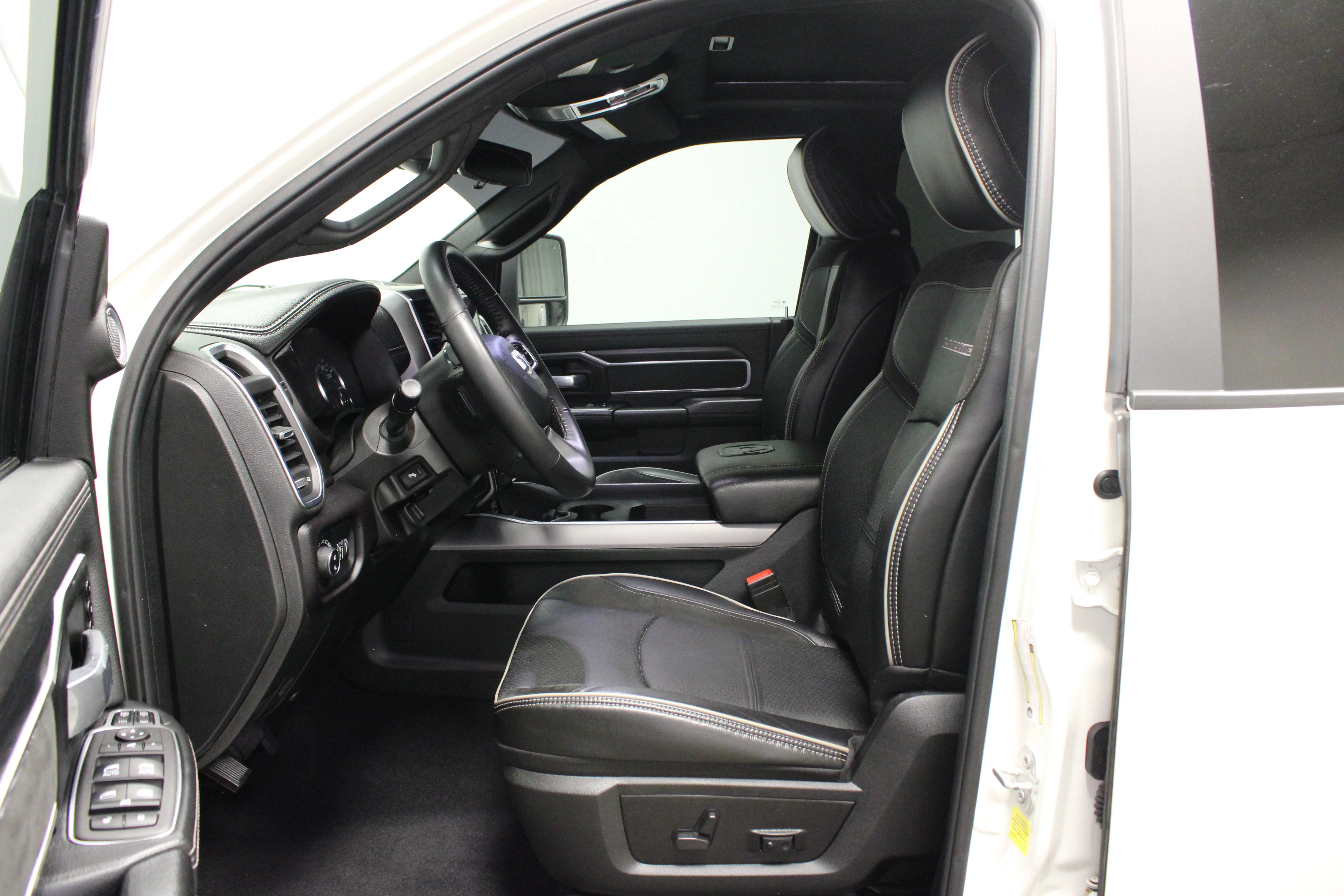 Used 2024 Pearl White Ram Laramie image 21