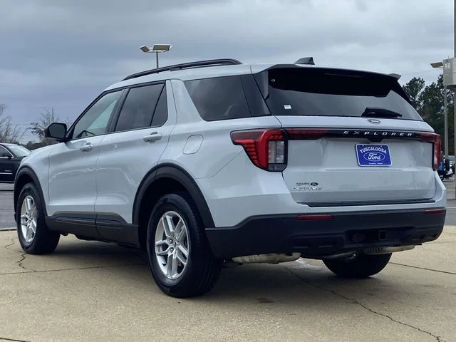 New 2026 Space White Metallic Ford Active image 4