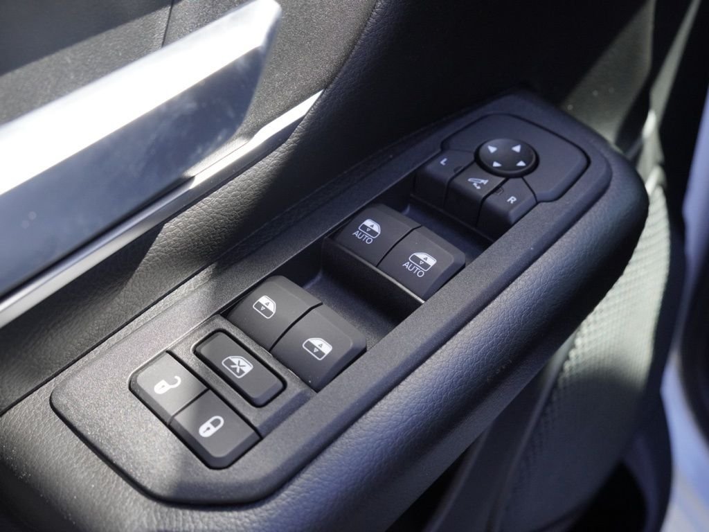 New 2026 Bright White Clear-Coat Exterior Paint RAM Big Horn/Lone Star image 11