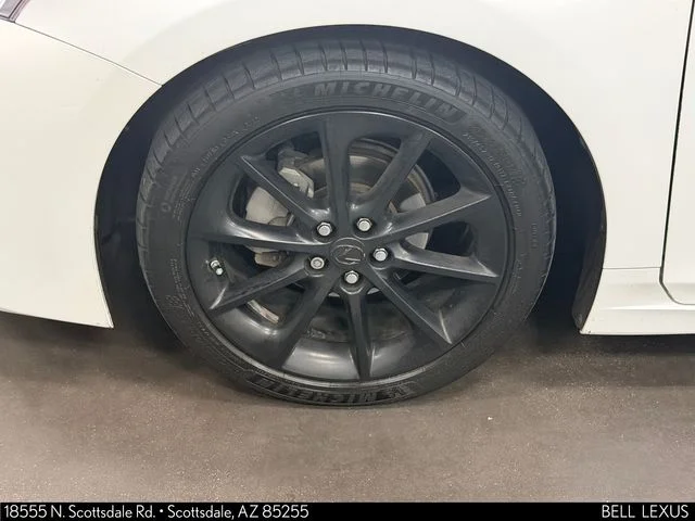 Used 2013  Lexus 200h image 10