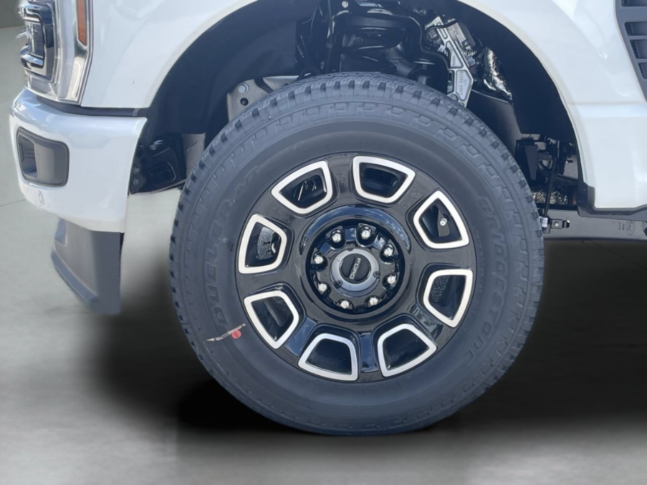 New 2026 Star White Metallic Tri-Coat Ford Platinum image 33