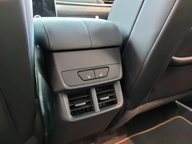 2026 GMC Terrain AT4 - Photo 7