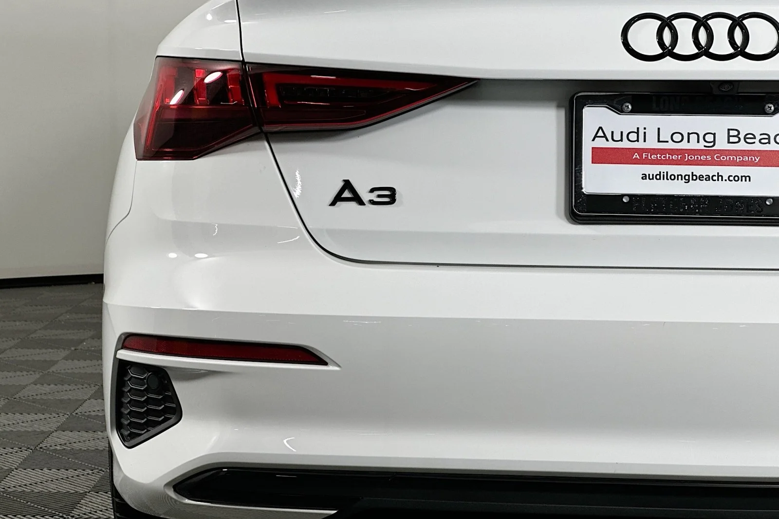 Used 2024 Ibis White Audi Premium image 17