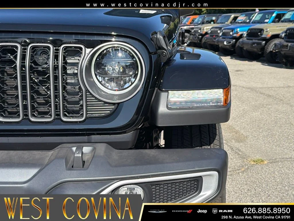 New 2026 Black Clear-Coat Exterior Paint Jeep Sahara image 13