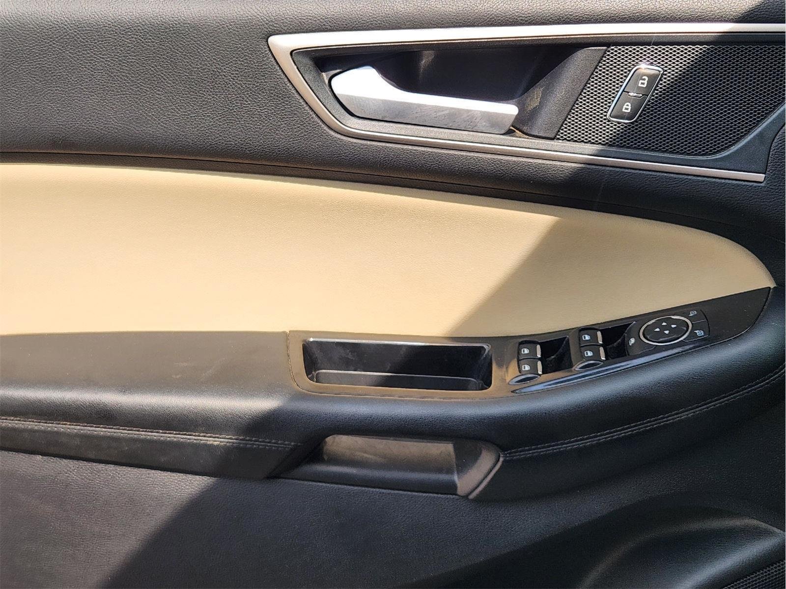 Used 2020 Iconic Silver Ford SEL image 22
