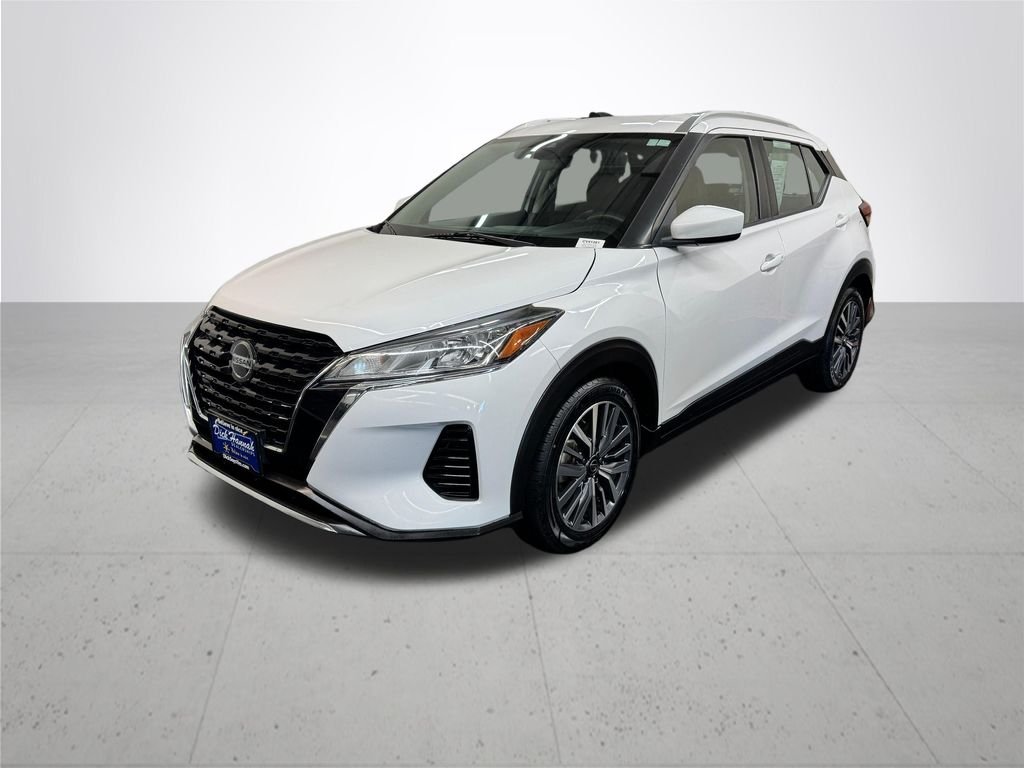 Used 2021 White Nissan SV image 2