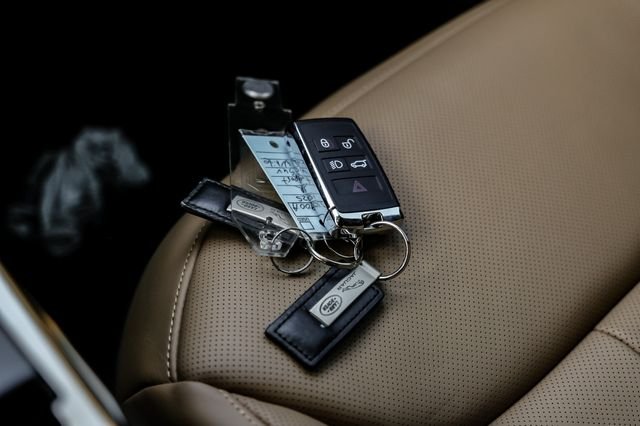 Certified Used 2025 White Land Rover Autobiography image 68
