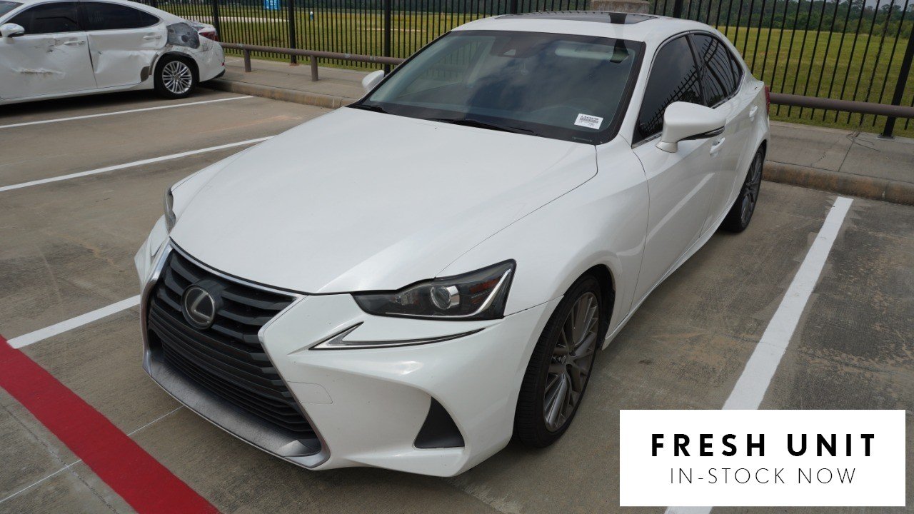 2017 Lexus IS 350 200t's photo