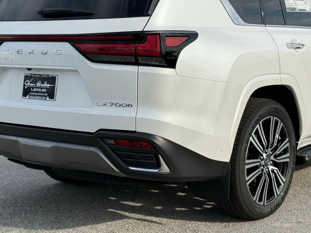 2026 Lexus LX 700h Luxury - Photo 16