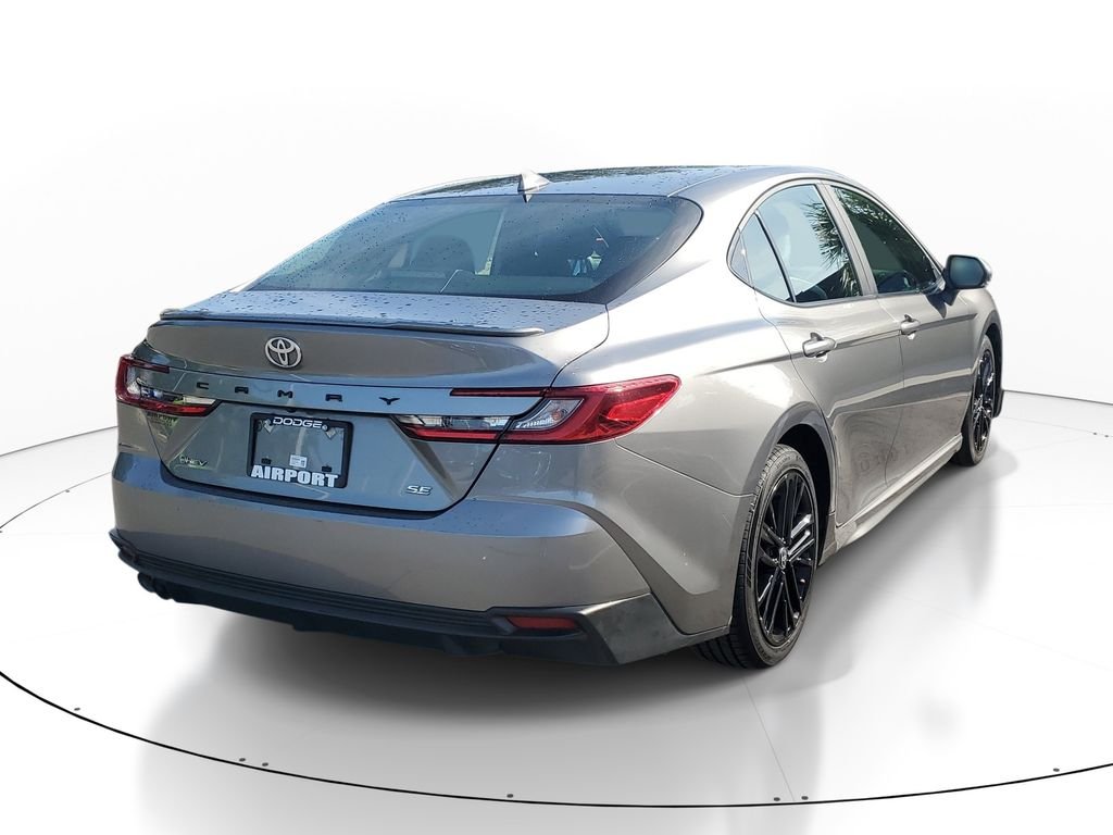 Used 2025  Toyota SE image 5