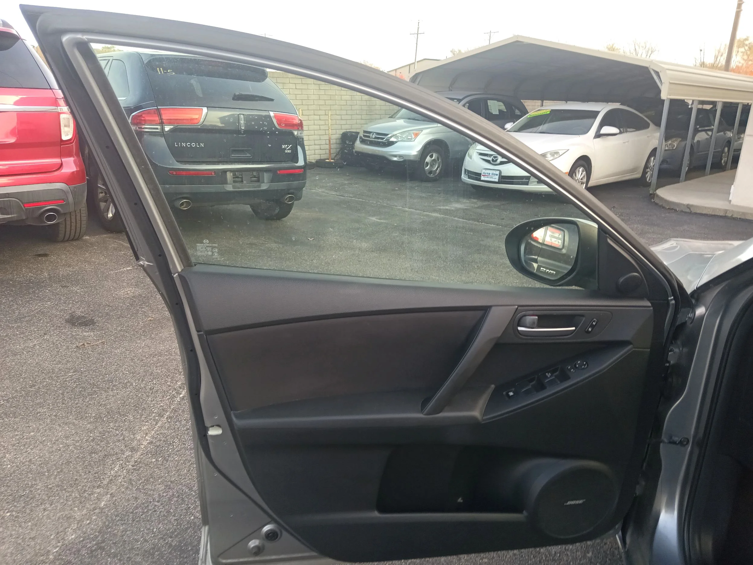 Used 2010 Silver Mazda i SV 4-Door image 17