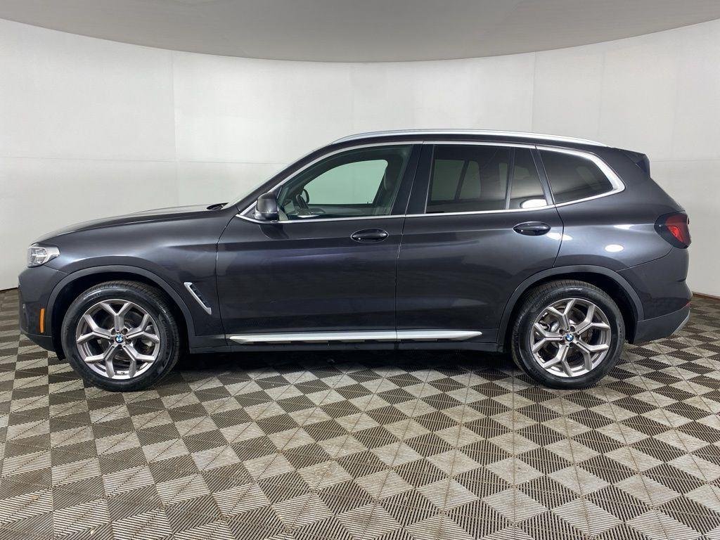 Used 2022 Dark Graphite BMW xDrive30i image 9