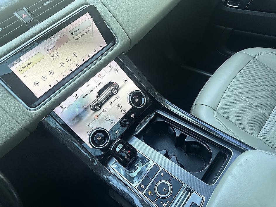 Used 2018 Fuji White Land Rover HSE image 18