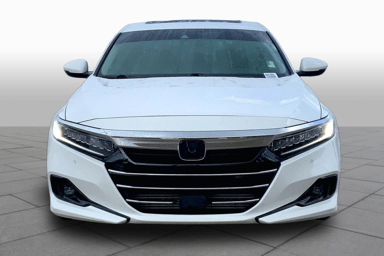 Used 2022 Platinum White Pearl Honda Touring image 3