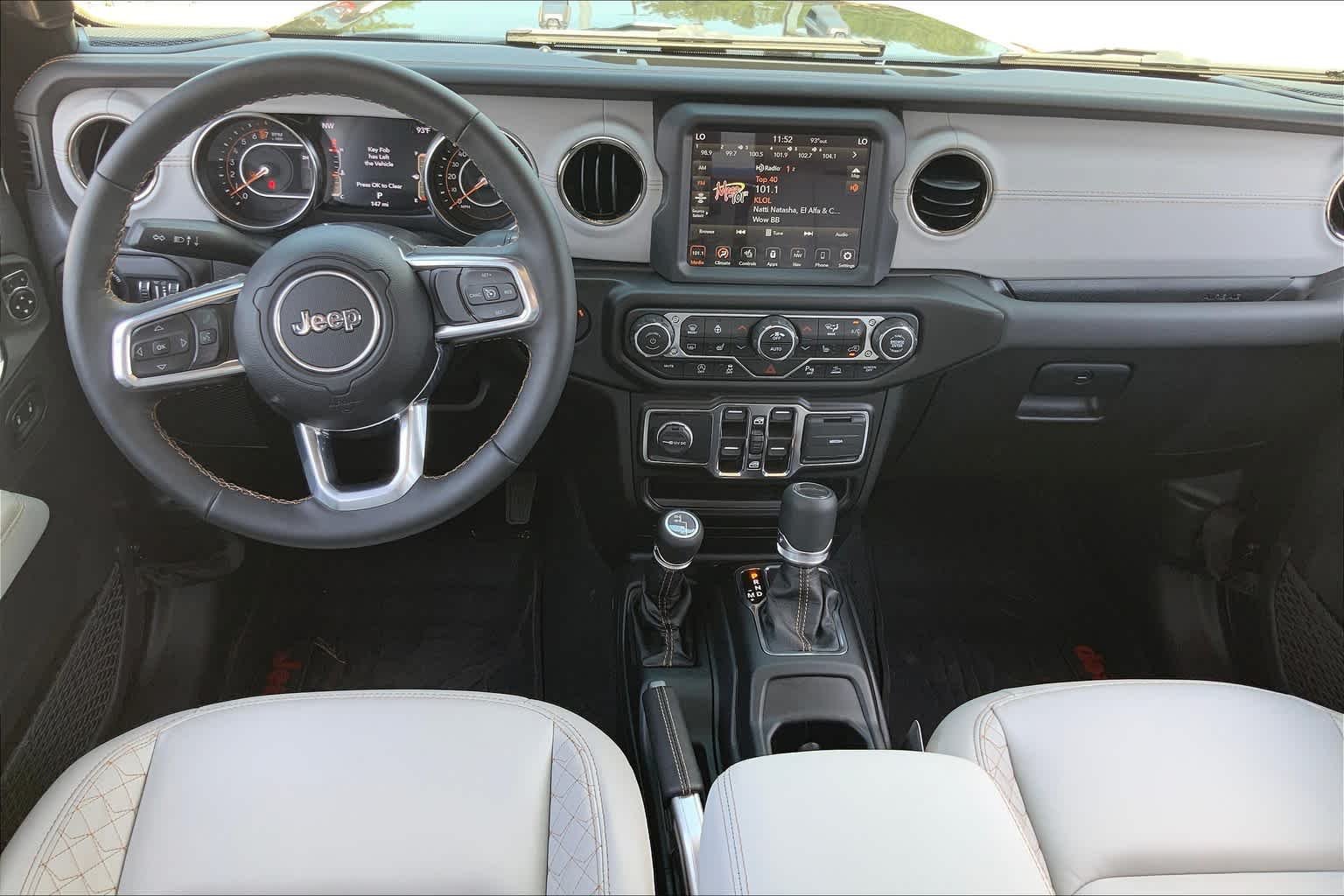 Used 2022 Black Clearcoat Jeep High Altitude image 31