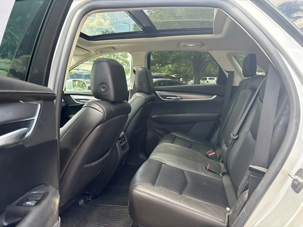 Used 2017 Radiant Silver Metallic Cadillac Luxury image 17