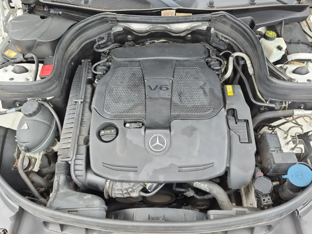Used 2013 Polar White Mercedes-Benz GLK 350 image 17