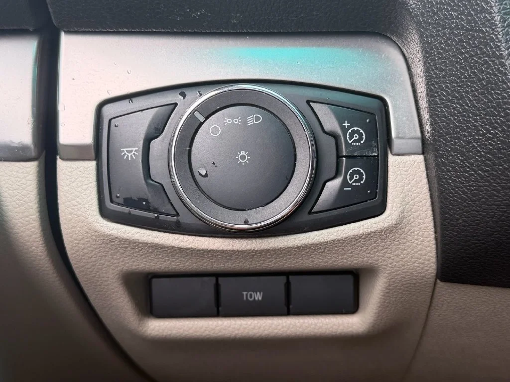 Used 2012 Blue Ford Base image 30