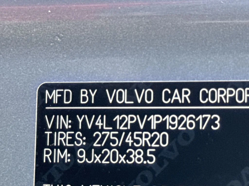 2023 Volvo XC90 Core | CarEdge | CarEdge