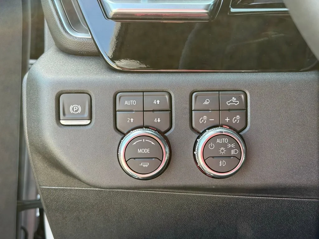 New 2026 Summit White GMC Elevation image 26