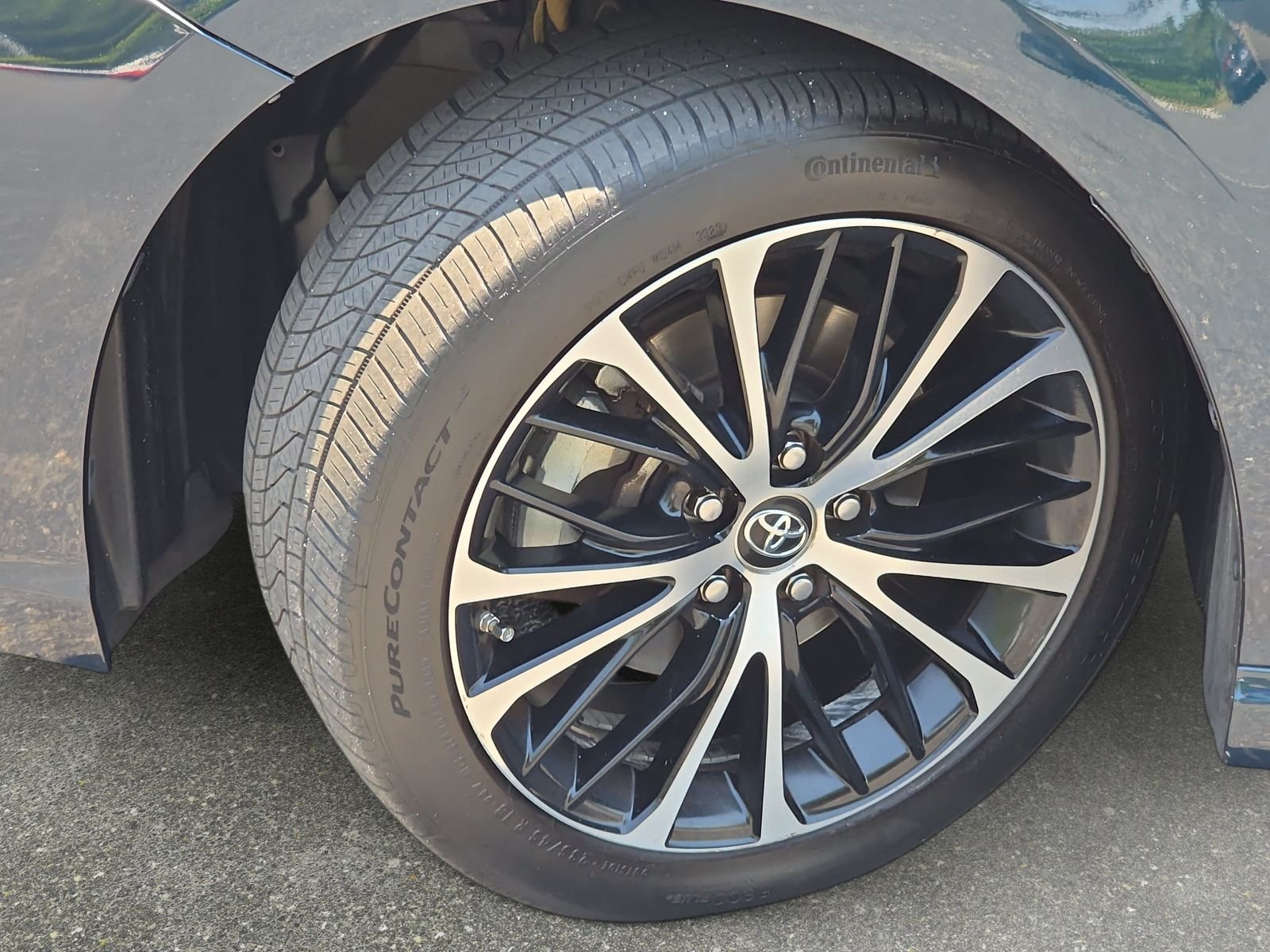 Used 2018 Blue Toyota SE image 30