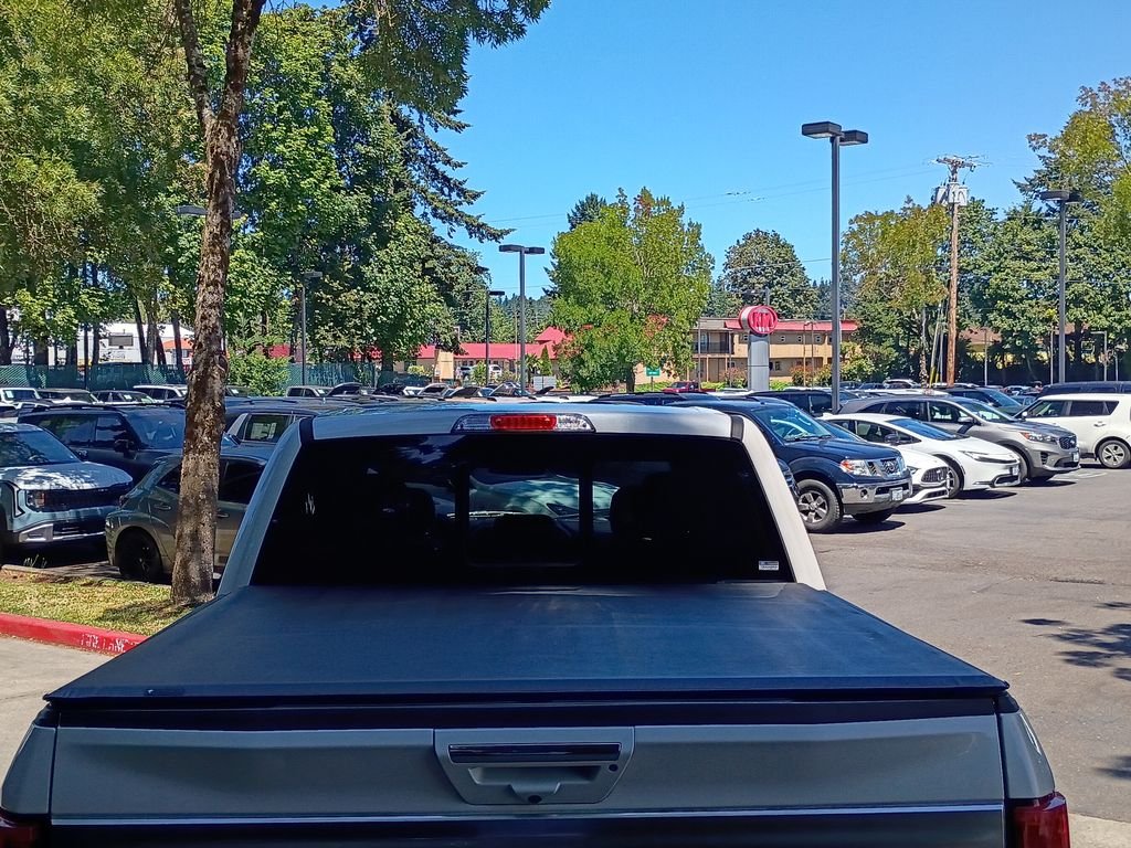 Used 2018 White Platinum Clearcoat Metallic Ford Platinum image 5