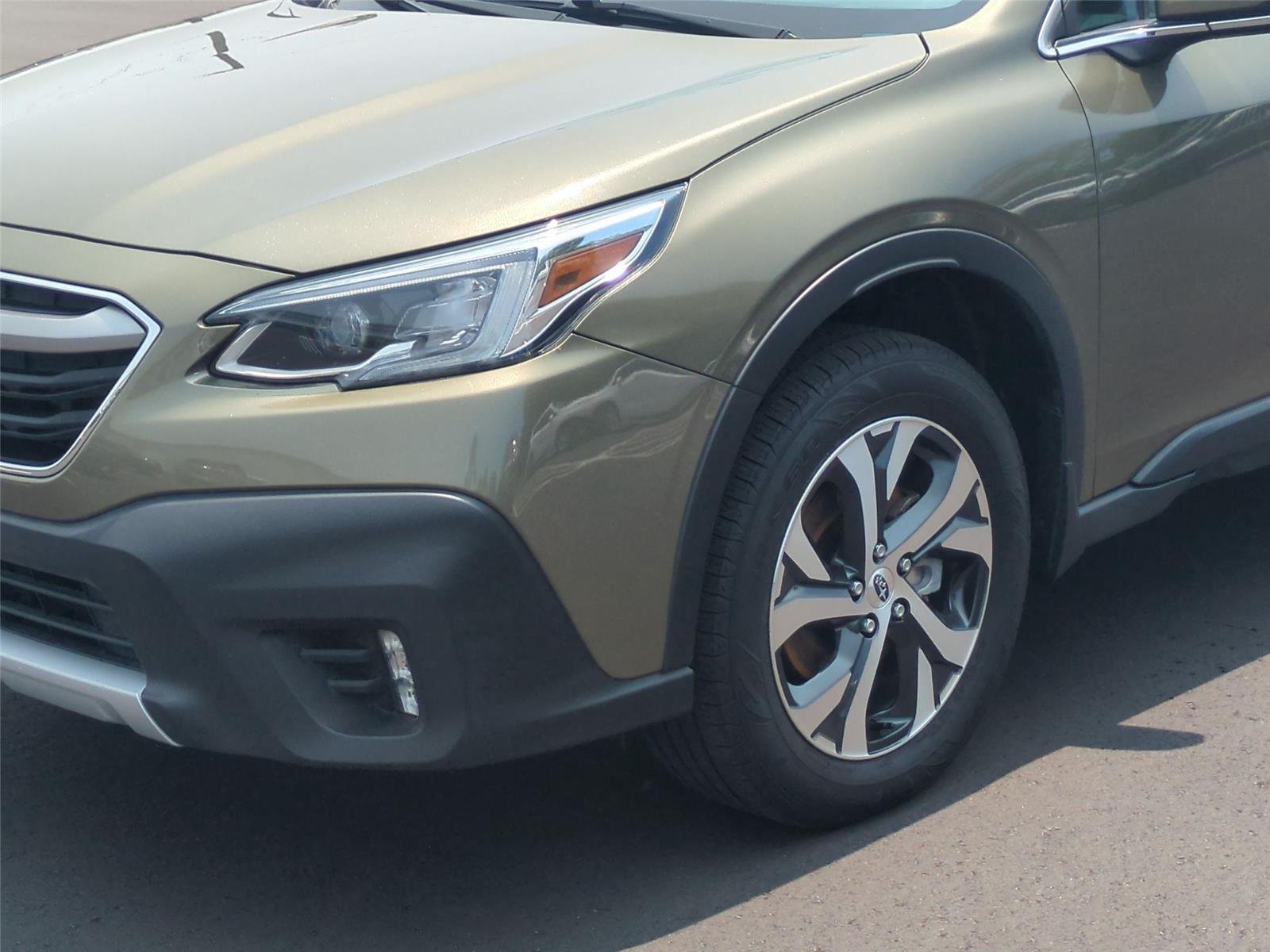 Used 2022 Autumn Green Metallic Subaru Limited image 9