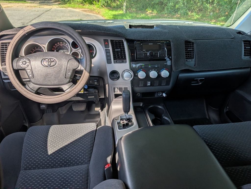 Used 2010  Toyota Grade image 25