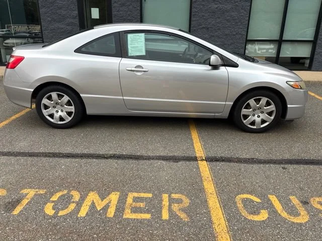 Used 2011 Silver Honda LX image 4
