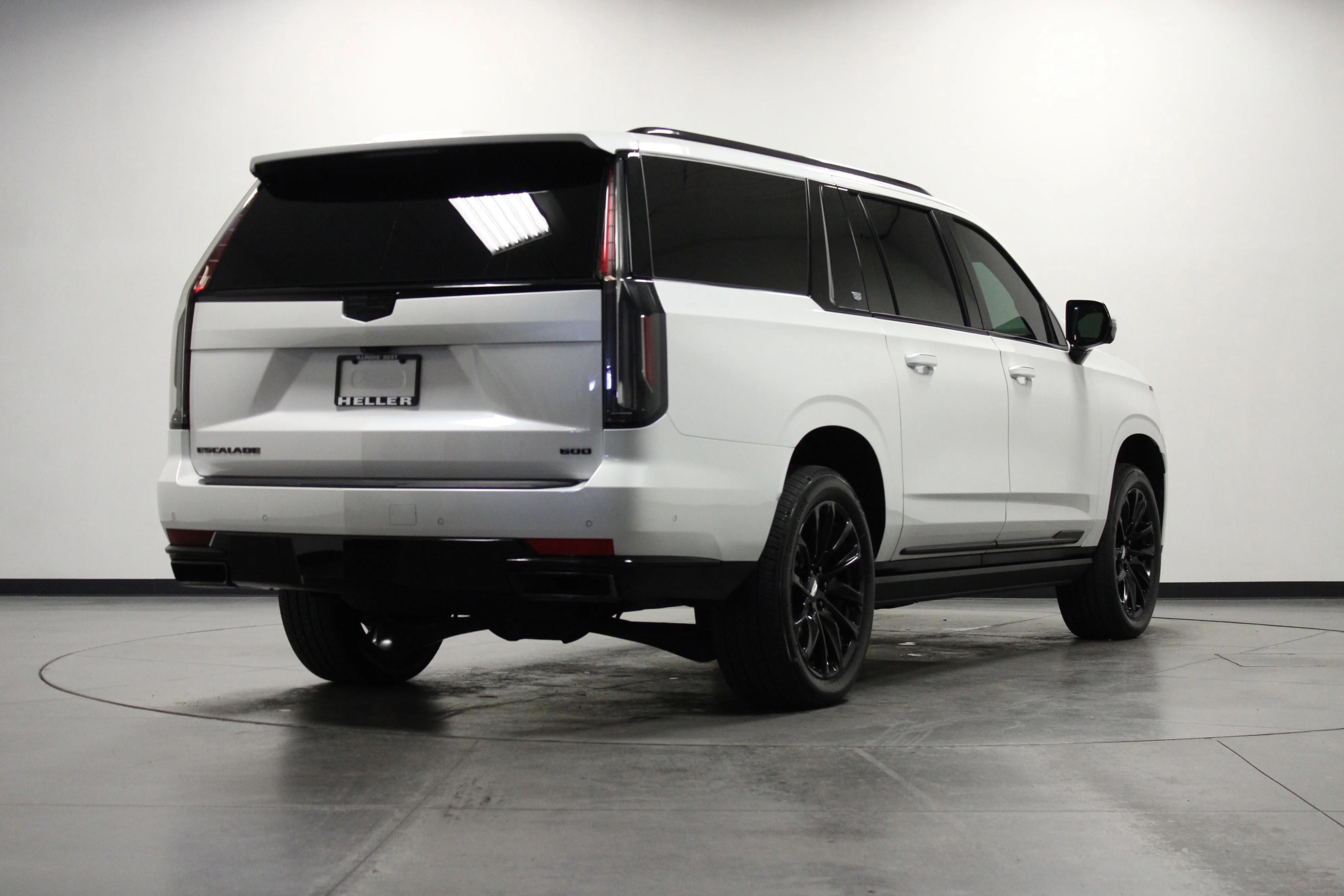 Used 2024 Crystal White Tricoat Cadillac 4WD Sport Platinum image 4